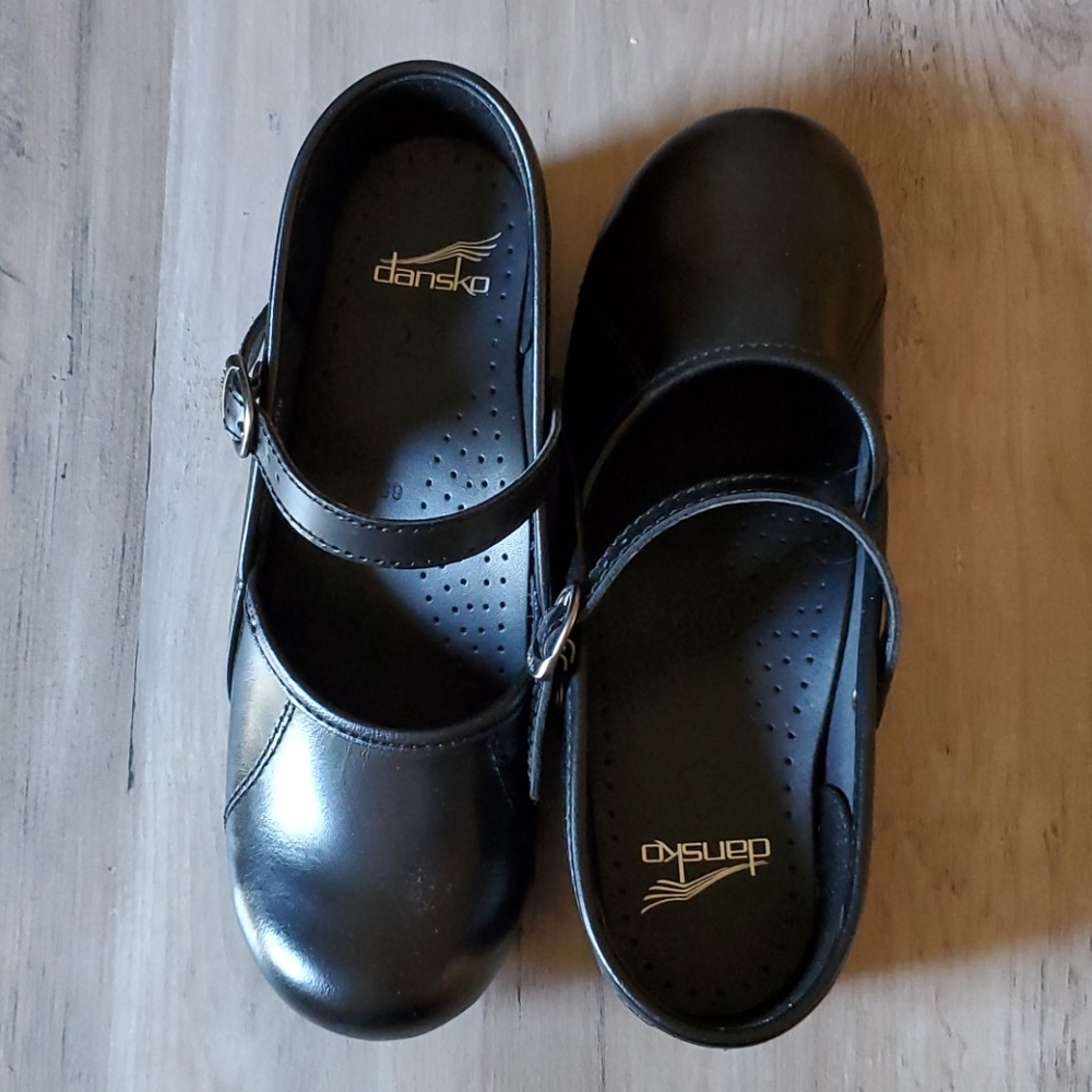 New Dansko Marcelle Mary Jane Clog